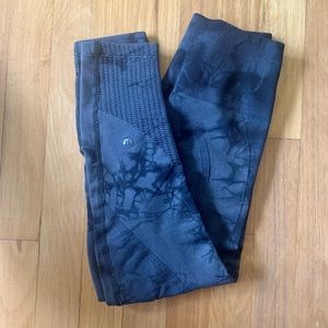 Lululemon Leggings Size 4 *CLOSET CLEANOUT 5/15*